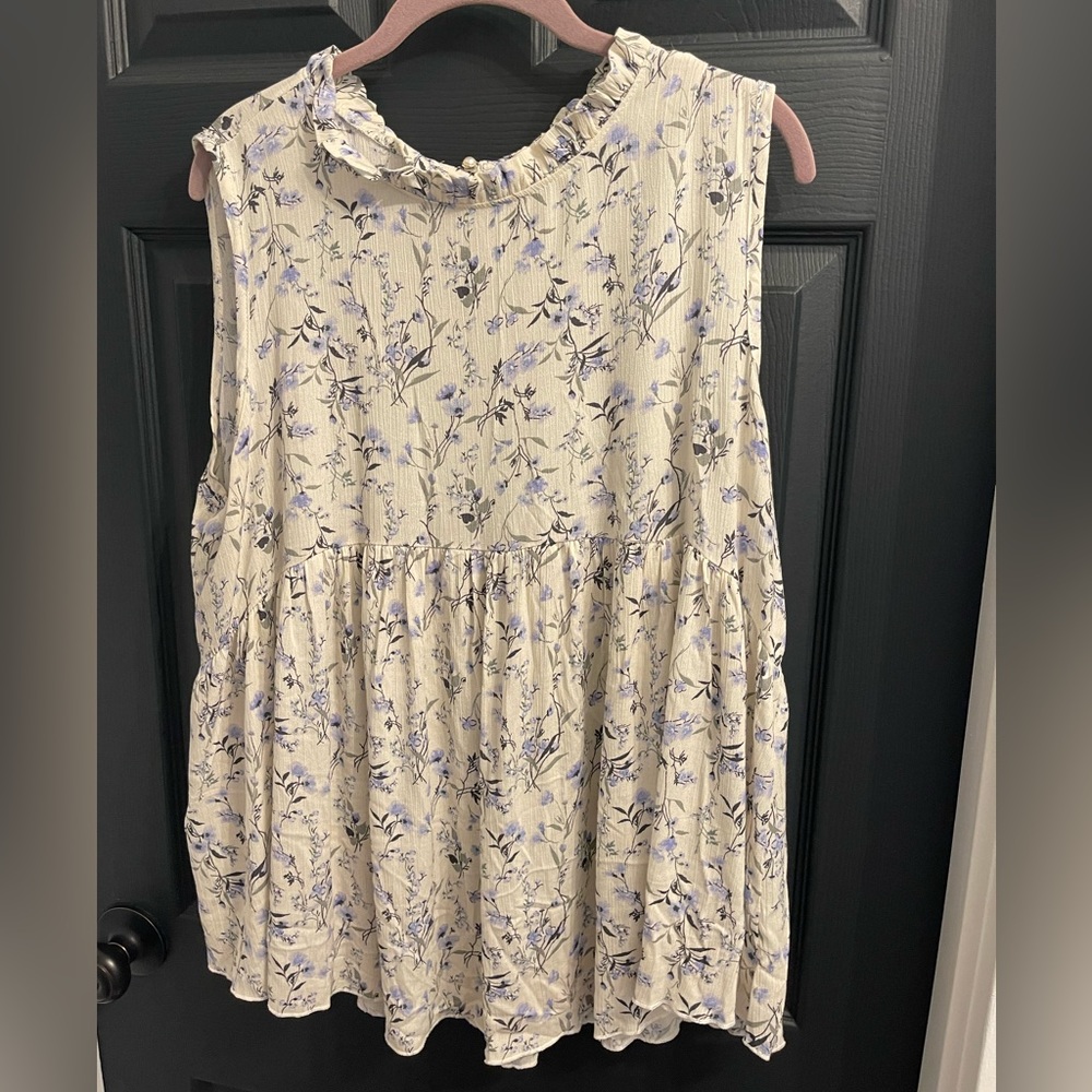 Maternity babydoll sleeveless floral top